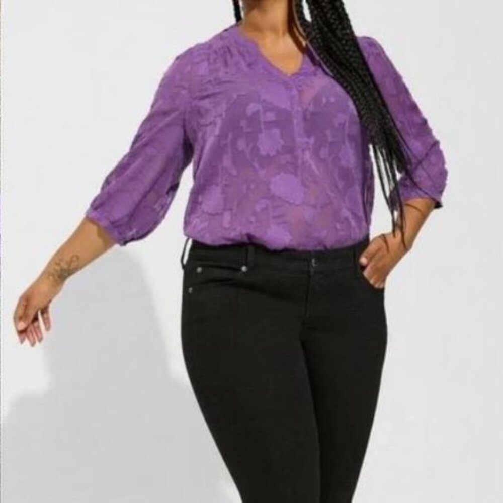 Torrid 1 1X Harper Clip Chiffon Purple Pullover Textured Blouse EUC 3/4 Sleeve